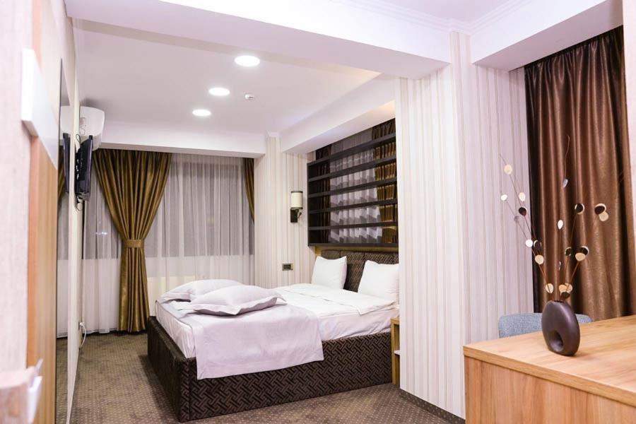 Hotel Ildis Iasi Ngoại thất bức ảnh